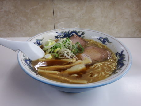 「正油ラーメン」@元祖北海道旭川ラーメン ぺーぱんの写真