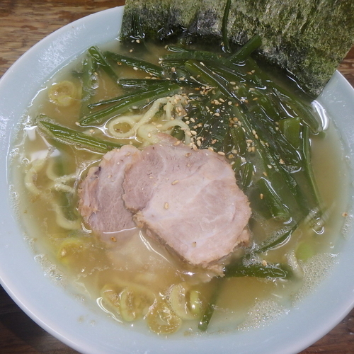 「ラーメン(700円)(硬め)、茎わかめ(200円)、ライス(」@まこと家の写真