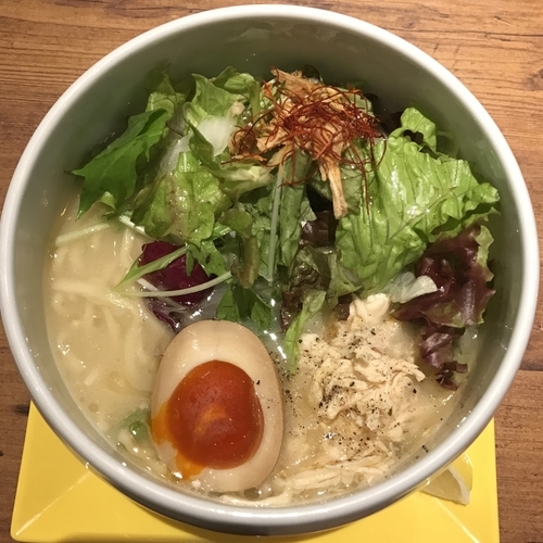 「鶏白湯」@蔭山樓 表参道ヒルズ店の写真