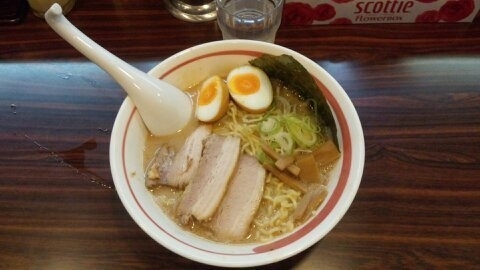 「味玉ラーメン大盛無料」@ラーメン長山の写真