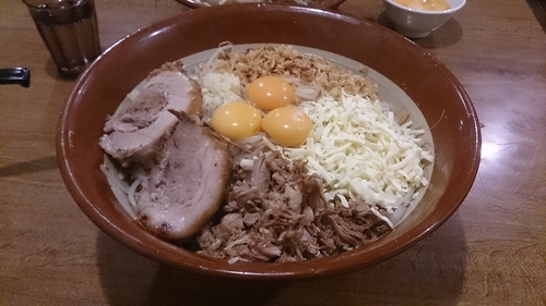 「大まぜめんじろ930円+麺増し200円」@めんじろの写真