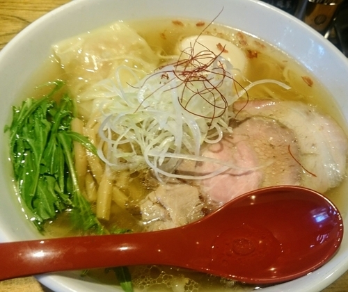 「香彩鶏だし特製塩らーめん」@麺屋 翔 西新宿本店の写真