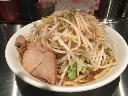「ラーメン中+野菜増し」@ジロリアン 浮間店の写真