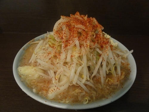 「ラーメン700円　麺硬め野菜ニンニク唐辛子」@ラーメン二郎 JR西口蒲田店の写真