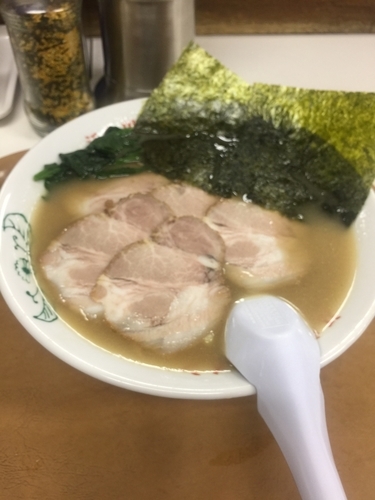 「チャーシュー麺中盛1050円、硬め濃いめ」@江戸川ラーメン 角久の写真