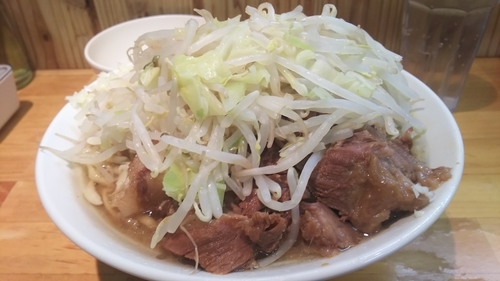 「小ラーメン＋うずら卵＋生卵（にんにく）￥880」@らーめん つの旨の写真