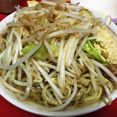 「小ラーメン（ヤサイ，ニンニク，カラメ）＋生たまご」@ラーメン二郎 千住大橋駅前店の写真