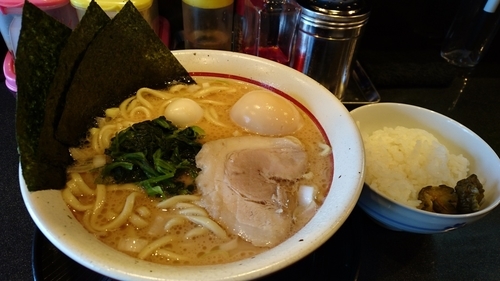 「味玉ラーメン ¥750」@横浜家系 だるま家の写真