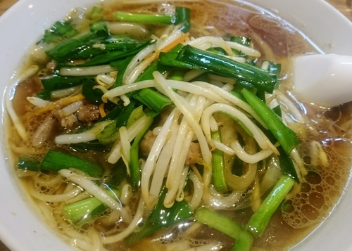 「ニラソバ、チャーハン（７５０円＋６００円）」@新雅の写真