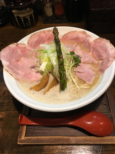 「鶏極濃チャーシュープラス」@麺69チキンヒーローの写真