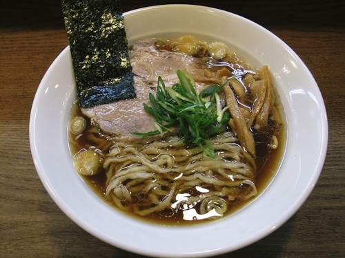 「らぁめん（730円）」@らぁめん山と樹の写真