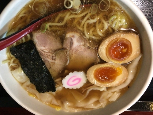 「ワンタンメン800円（並）」@中華蕎麦 金魚の写真