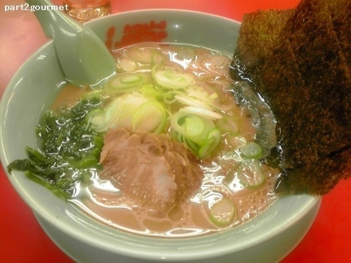 「醤油チャーシュー麺+海苔増し (930円)」@ラーメン山岡家 東金店の写真