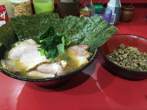 「チャーシュー麺➕チャーシューまぶし➕のり」@家系総本山 ラーメン吉村家の写真