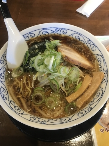 「背脂黒醤油ラーメン➕麺固め」@寛虎の写真