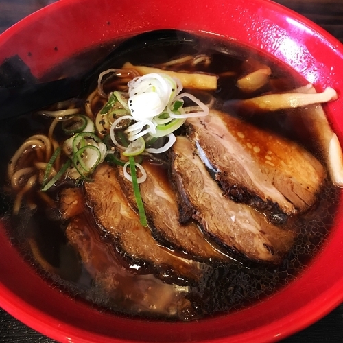 「富山ブラックチャーシューめん」@麺家いろは 射水本店の写真