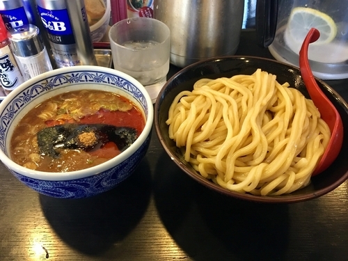 「辛つけ麺 温盛 中300g ¥780」@つけ麺専門店 三田製麺所 国分寺並木店の写真