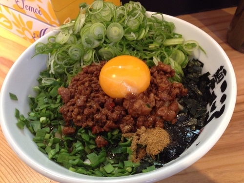 「九条ネギ増し台湾混ぜそば」@麺屋こころ 梅ヶ丘店の写真