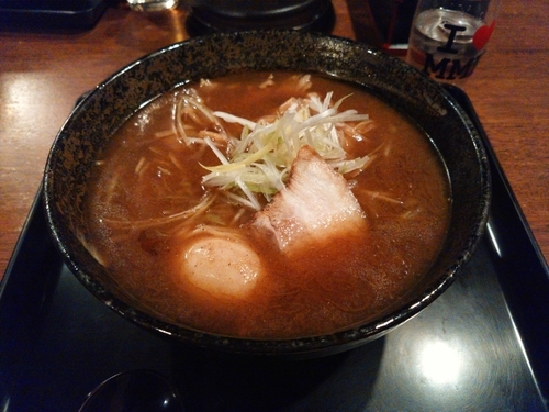 「中華そば小＋煮玉子」@もちもちの木 新宿店の写真