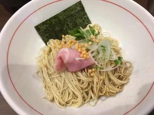 「らーめん黒 750円 味玉 100円 和え玉 200円」@八咫烏の写真