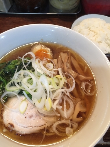 「東京らーめん、サービスライス」@大手町ラーメンの写真