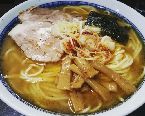 「塩ラーメン　中盛り（900円）」@中華そば べんてんの写真