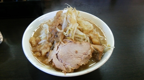 「ラーメン (半分)」@ラーメンどでん 大宮店の写真