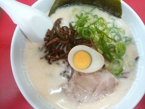 「ラーメン＋味玉」@博多天神 新宿西口店の写真