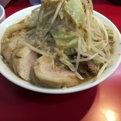 ラーメン 豚二枚追加 生卵 ニンニクアブラ