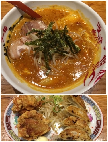 「ずん辛らーめん(背脂まみれ・ちぢれ麺)+歌舞伎セット並」@ラー麺ずんどう屋 新宿歌舞伎町店の写真