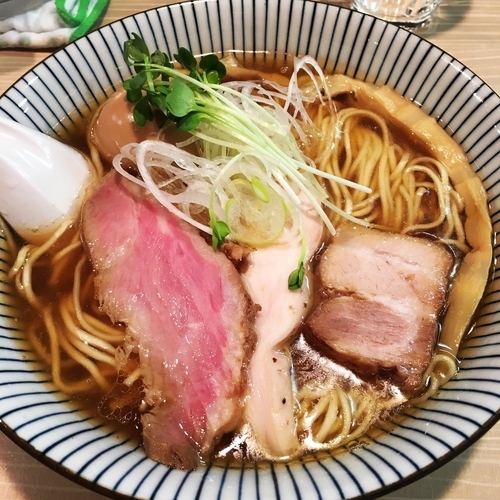 「特製香味中華そば」@麺屋 鶯 uguisuの写真