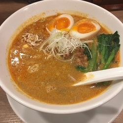 担々麺 辛さ普通 たまごトッピング