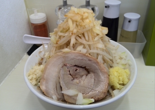 「らーめん 730円(半ニンニク・ヤサイ・ショウガ・タマネギ)」@らーめんPitの写真
