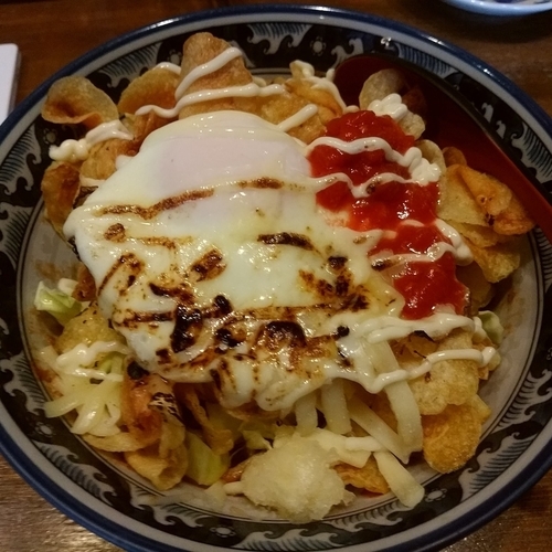 「まぜそばミスタートランプ（トマカラver.麺少なめ）」@ラーメンアキラの写真