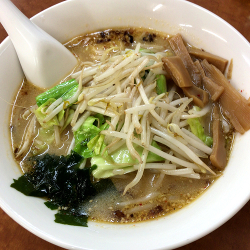 「味噌ラーメン（麺固め）600円」@らーめん飛鳥の写真