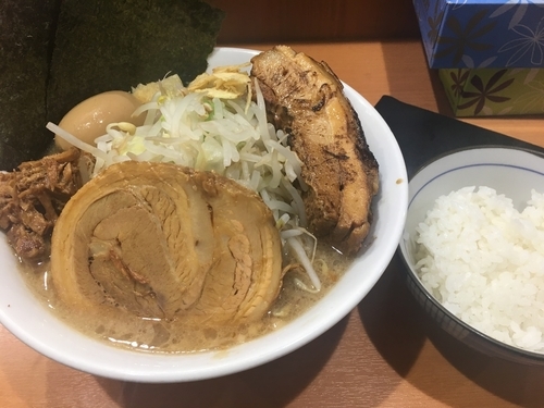 「忍者らーめん+ライス」@らーめん忍者の写真