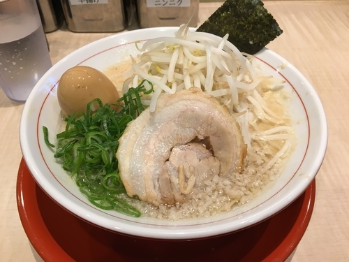 「ラーメン+味玉」@替玉千里眼 志木店の写真