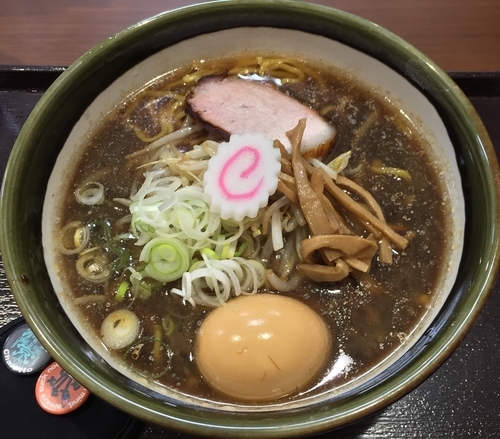 「正油ラーメン＋煮玉子（￥800＋開店記念サービス）」@ラーメン郷の写真