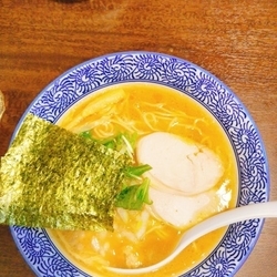 濃厚醤油鶏白湯そば