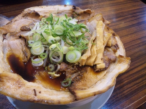 「中華そば　肉多目（チャーシューメン）９５０円」@中華そば専門店 豊龍の写真