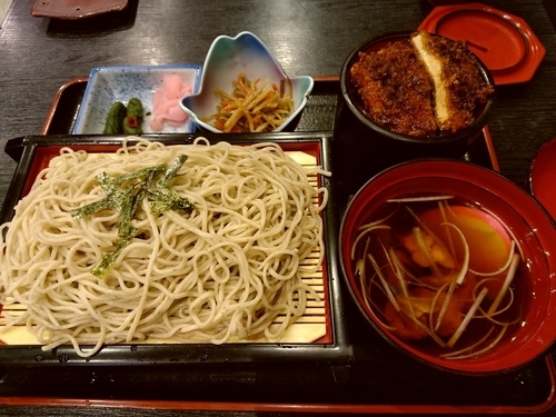 「かしわつけめんセット(そば・ミニソースかつ)880円」@登利平 富岡店の写真