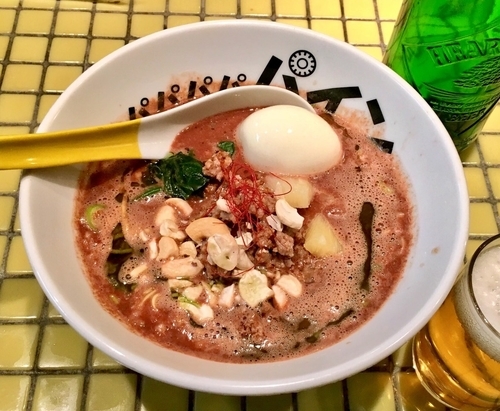 「カカカカカカオ+味玉」@パイナップルラーメン屋さん パパパパパインの写真