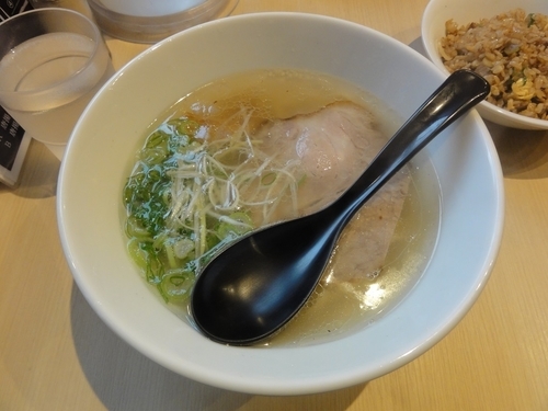 「塩らーめん」@らぁ～麺 SHOUの写真