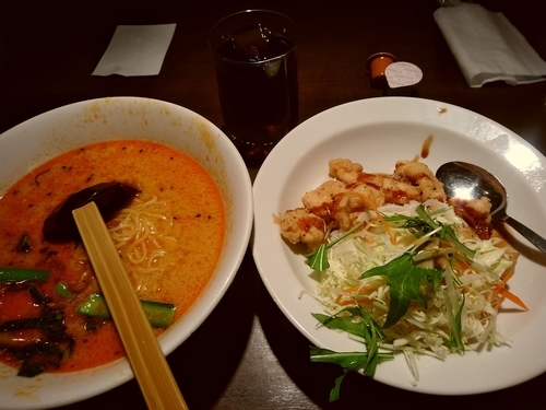 「本日のランチ②(担々麺＋鶏肉のソースかけ丼)980円」@上海華龍 ヤマダ電機LABI1高崎店の写真
