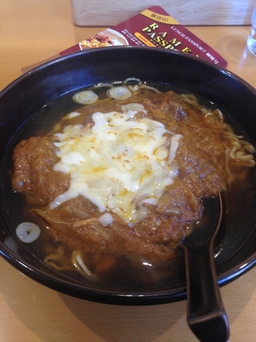 「チーズカレーラーメン」@来集軒の写真