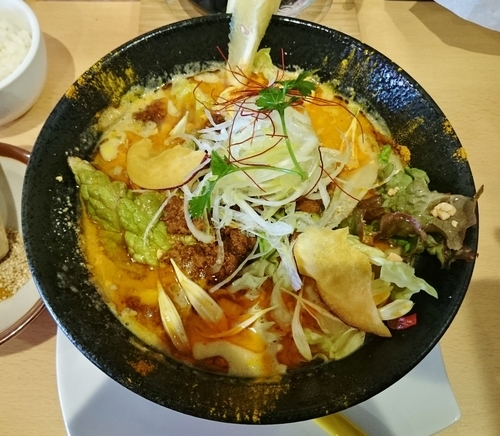 「イエロー担々麺(3辛) 880円」@Tokyo担々麺RAINBOWの写真