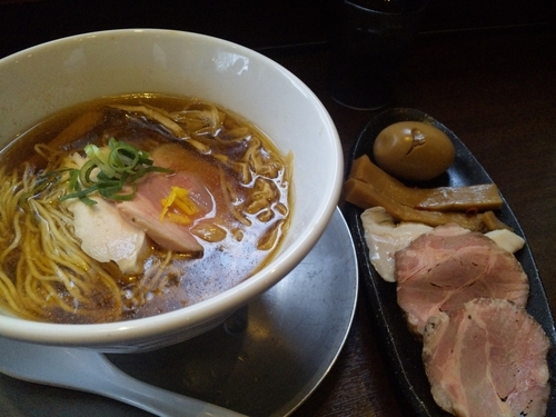 「中華そば７００円＋特製盛り300円」@麺道 麒麟児の写真