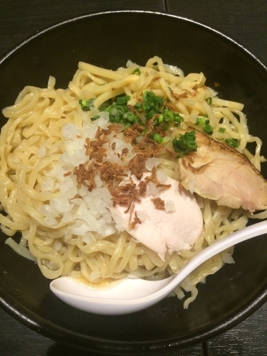 「鶏まぜそば+ささみユッケごはん+唐揚げ」@麺屋武一 初台店の写真