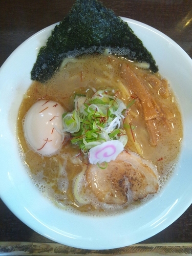 「塩らーめん（味玉トッピング）」@らぁめん つけ麺  すずまんの写真