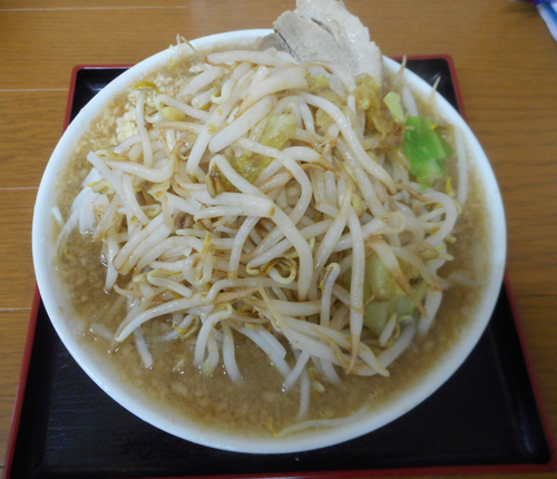 「豚骨醤油ラーメン（中）　700円」@麺屋 ちゃすい庵の写真